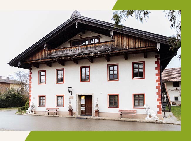 Hausarztpraxis Dr. Dachauer, Flintsbach am Inn Außenansicht Hausarztpraxis Dr. Dachauer, Flintsbach am Inn