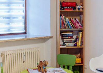 Kinderbereich im Wartezimmer - Hausarzt Dr. Dachauer, Flintsbach